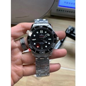 VS/오메가 씨마스터 다이버 300M V4