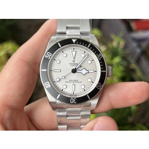 ZF/튜더 블랙베이 68 M7943 43MM